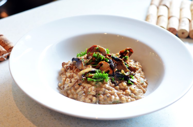 Rižoto od ječma sa gljivama i peršunom